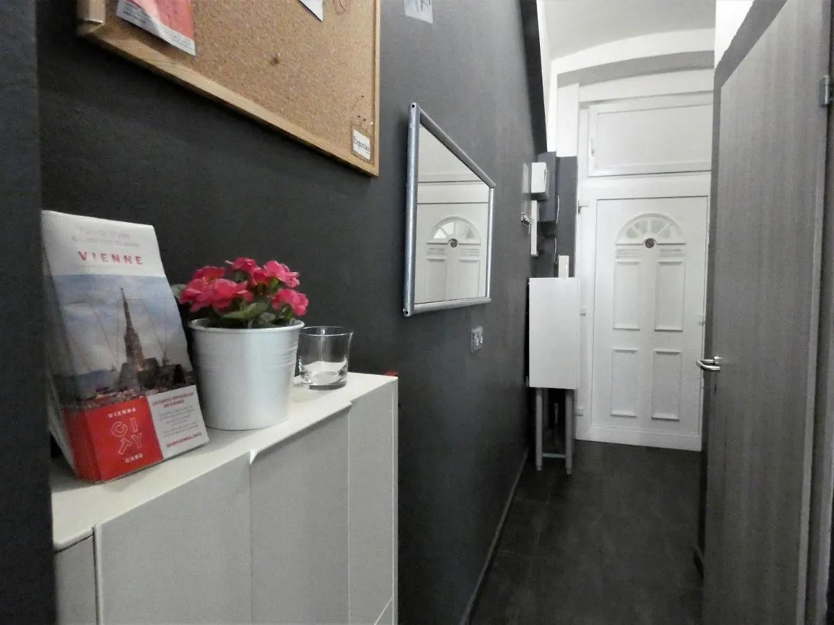 Msq Diana Vienna - 10 Min From City Center - Free Coffee And Tea - High Speed Internet Apartment